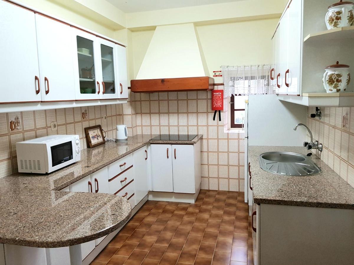 Apartamentos Garrett Horta  Ruang foto